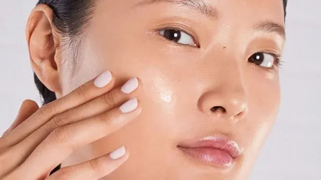 Thói Quen Cần Tránh và Nên Duy Trì Cho Da Nhờn